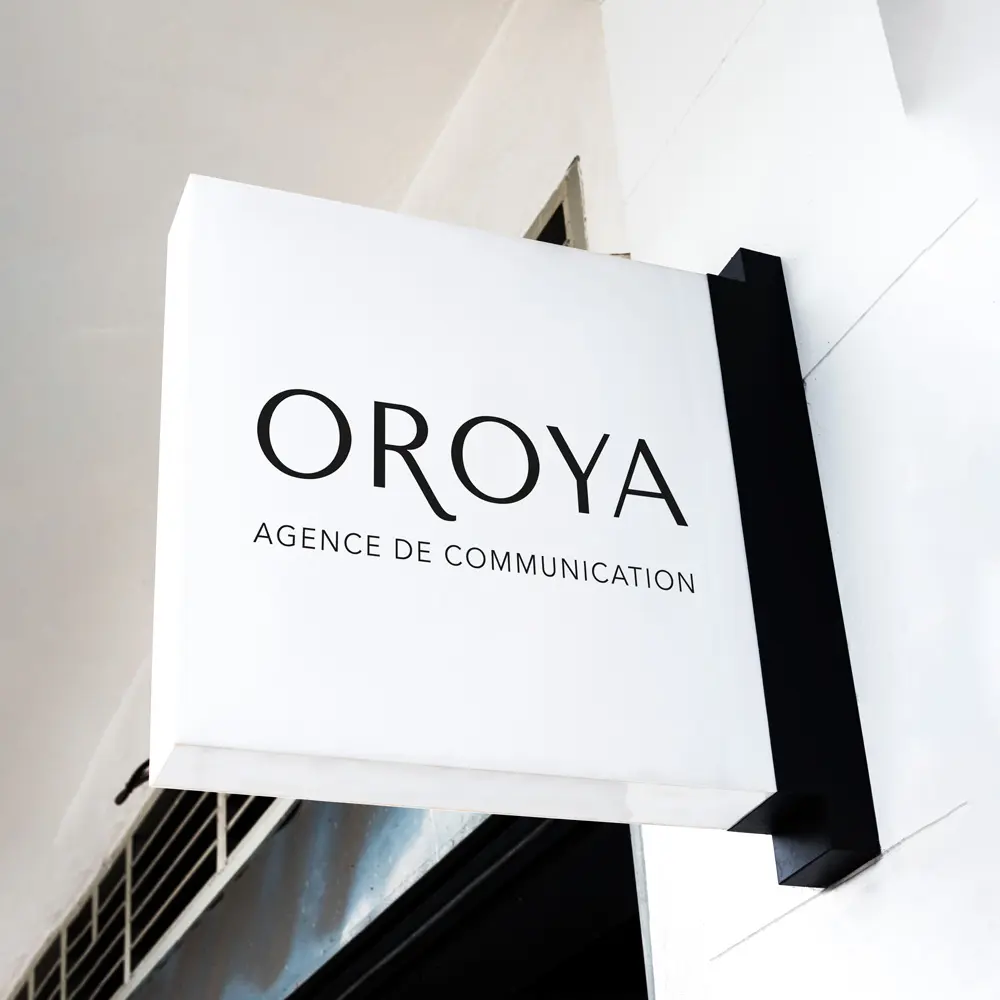Visuel de la prestation de création de votre enseigne signalétique extérieure - OROYA